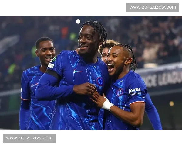 维拉对阵切尔西中场博弈 路易斯与恩佐费尔南德斯的控制权争夺